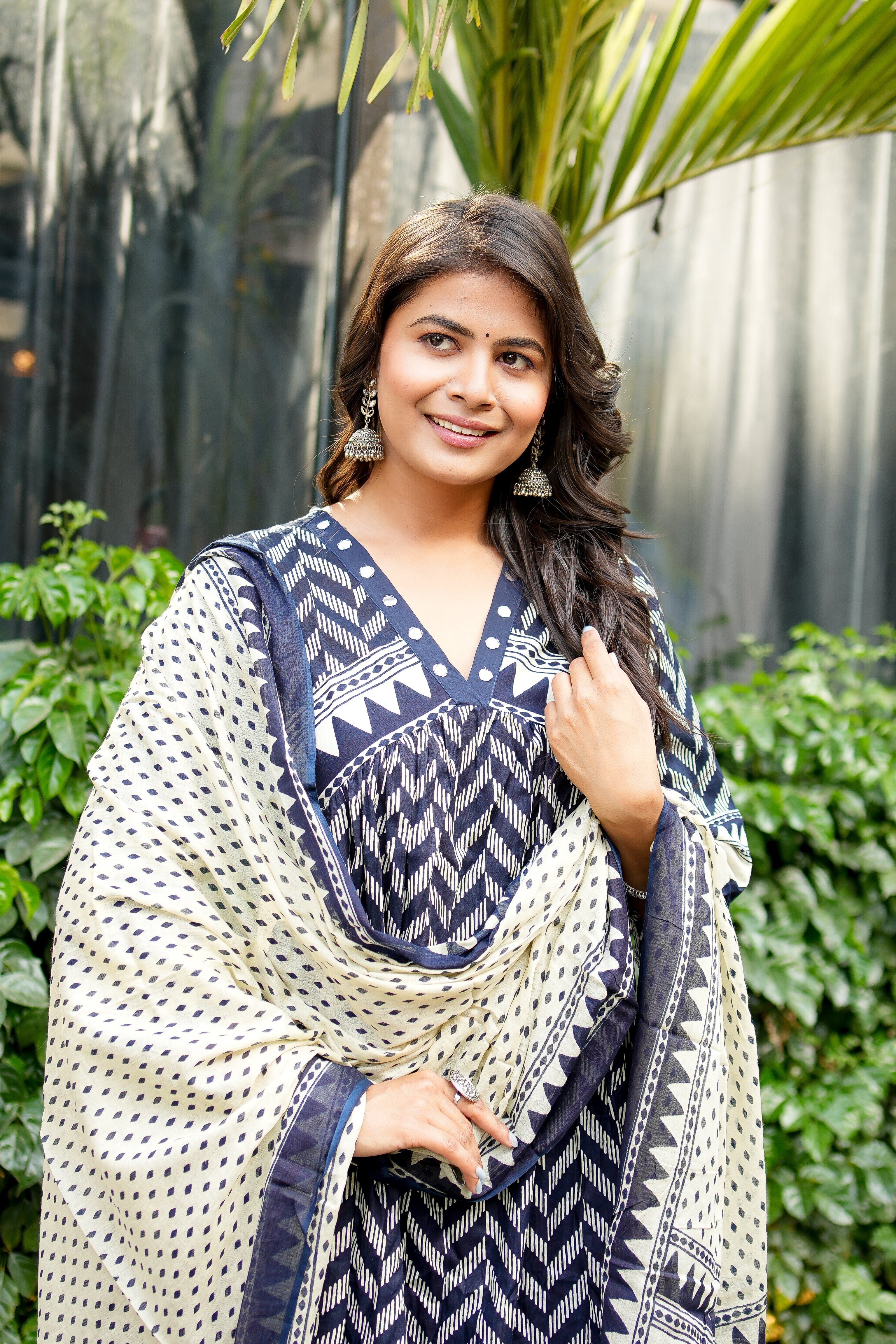 Very Elegant Pure Mul Cotton Embroidery Suit Set